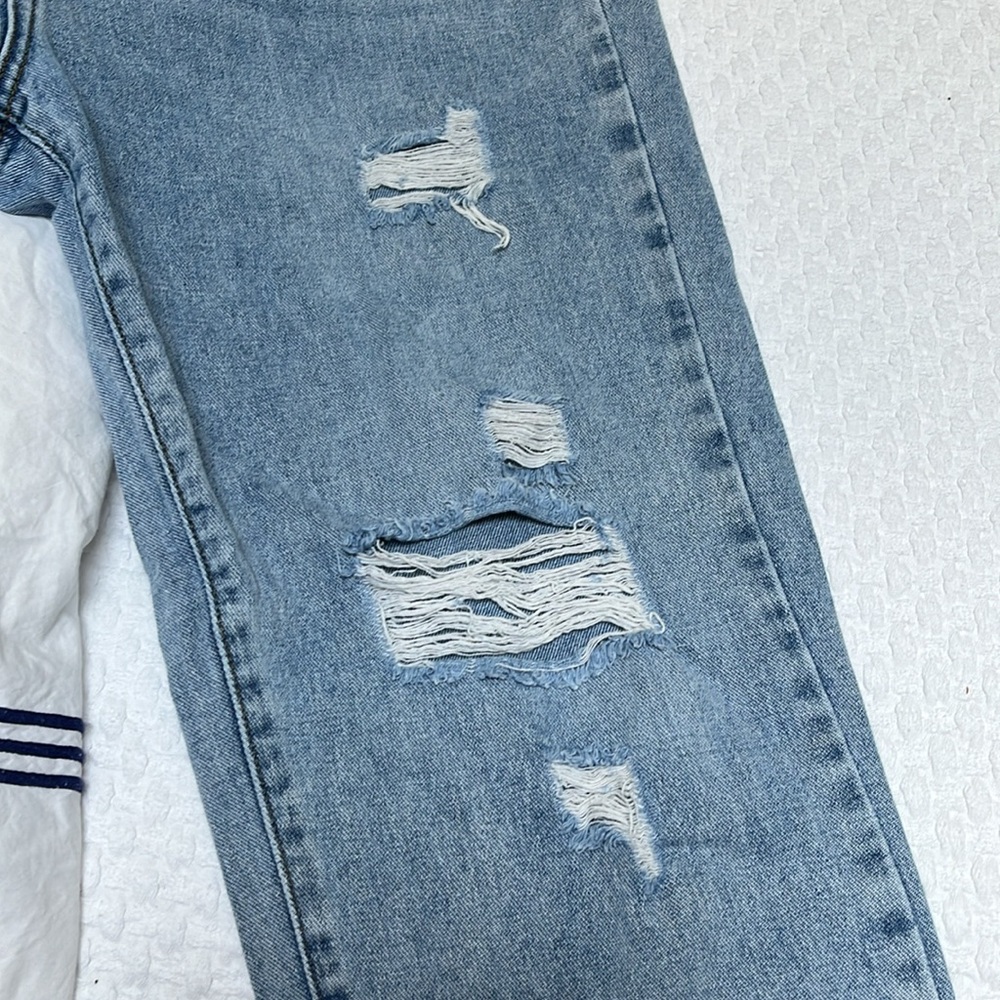 Princess Polly Ripped Jeans - Picture 4 of 6